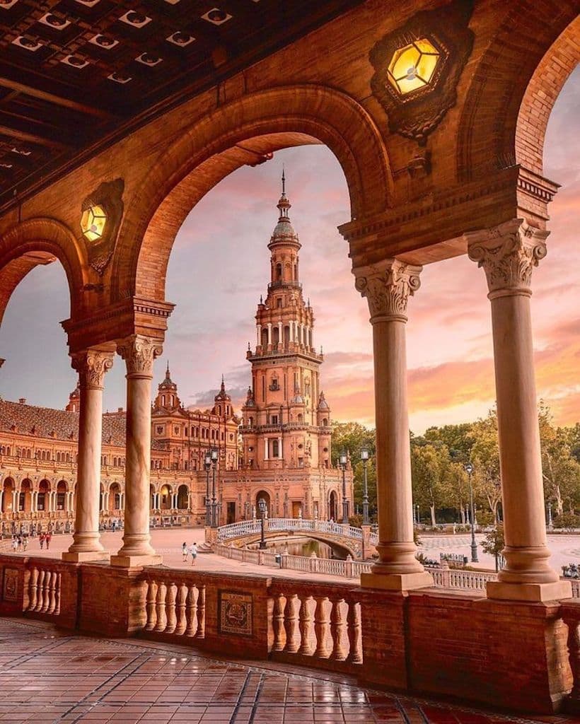 plaza-españa-sevilla-agosto